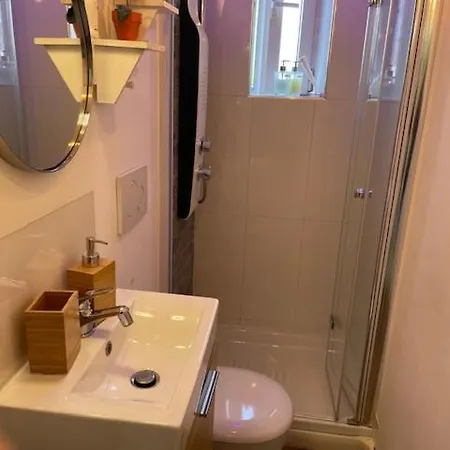 20 A Apartment *